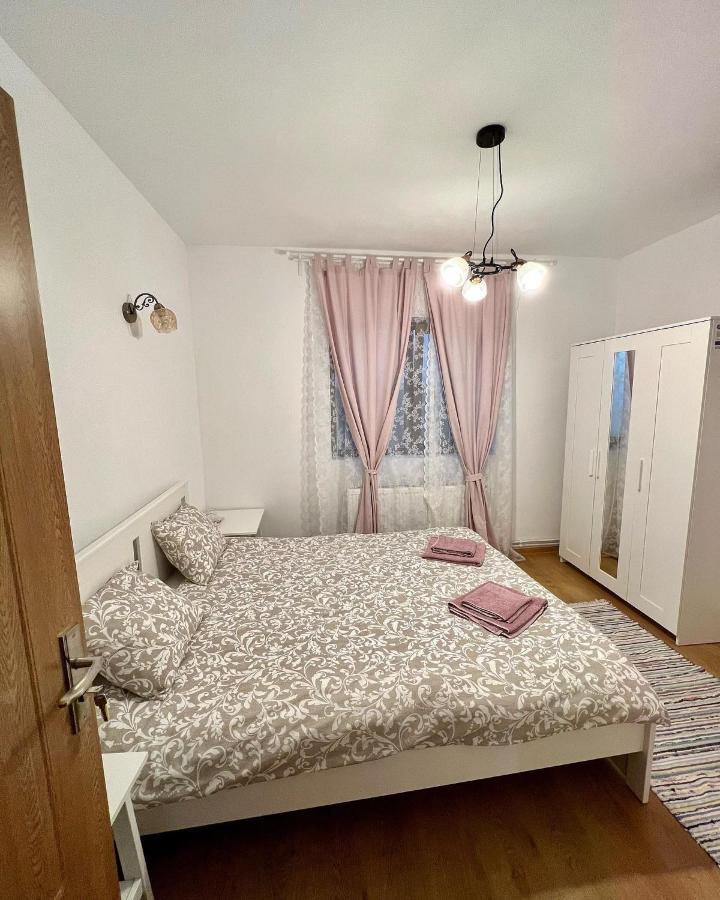 Casuta De La Munte Hotel Sfodea Bagian luar foto